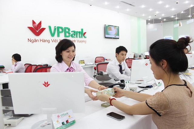 Ngân hàng VPBank có chính sách vay thế chấp sổ đỏ cực kỳ tốt dành cho khách hàng bao gồm lãi suất thấp, hồ sơ vay vốn đơn giản, thời gian vay linh hoạt,...