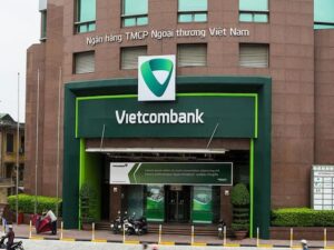 Nộp tiền vào tài khoản Vietcombank có mất phí không?